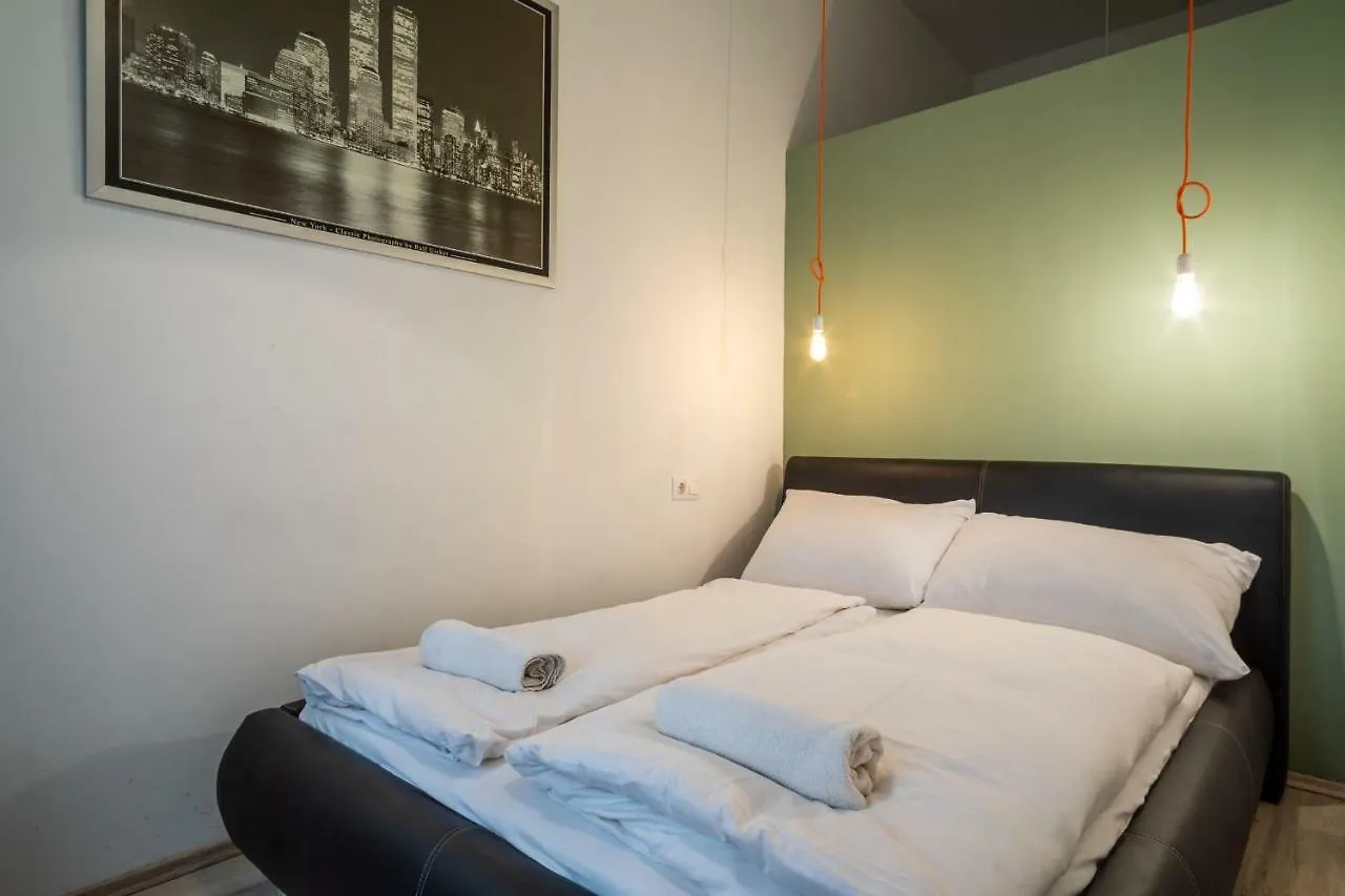 Lie On Me Lazy Simon Apartment Budapest